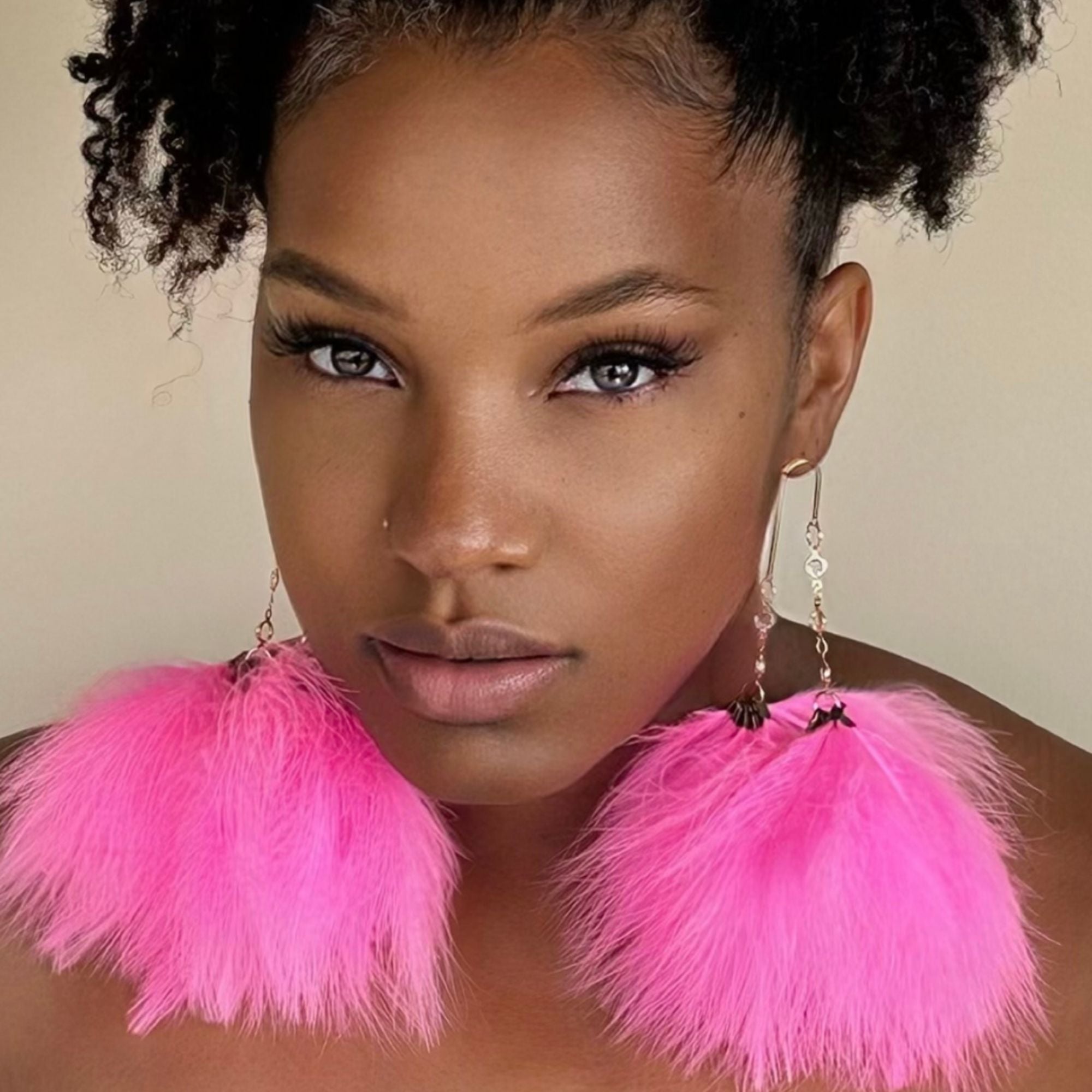 ELEGANCE HOT PINK - Green Feather Earrings