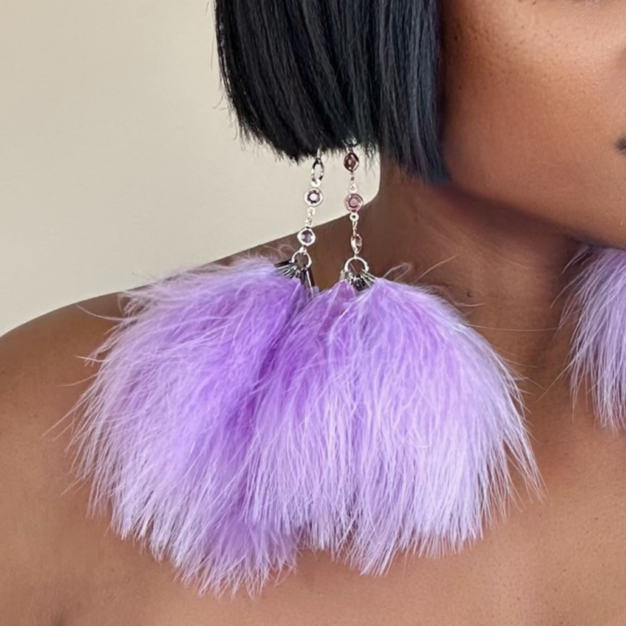 ELEGANCE LILAC - Lilac Feather Earrings