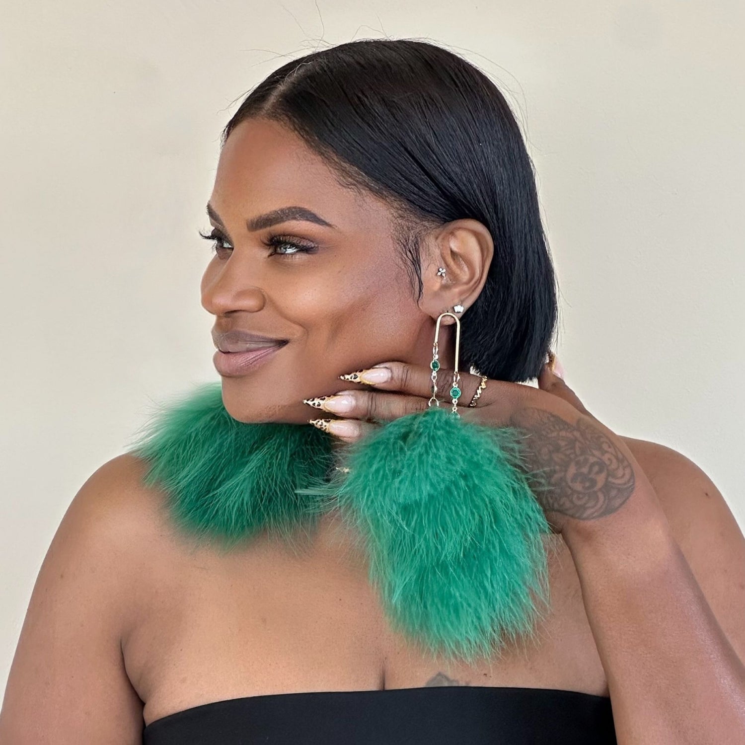 ELEGANCE GREEN - Green Feather Earrings