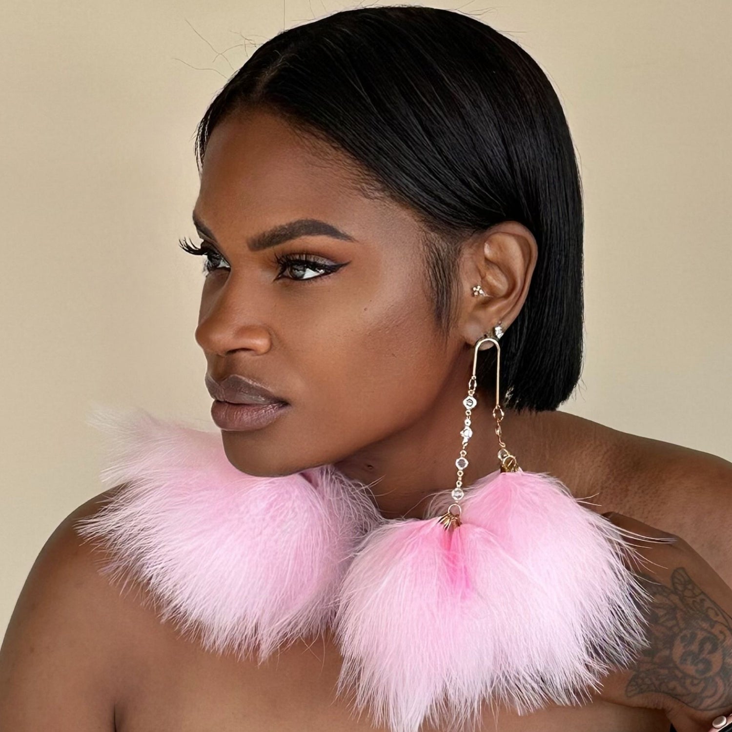 ELEGANCE SALMON - Salmon Pink Feather Earrings