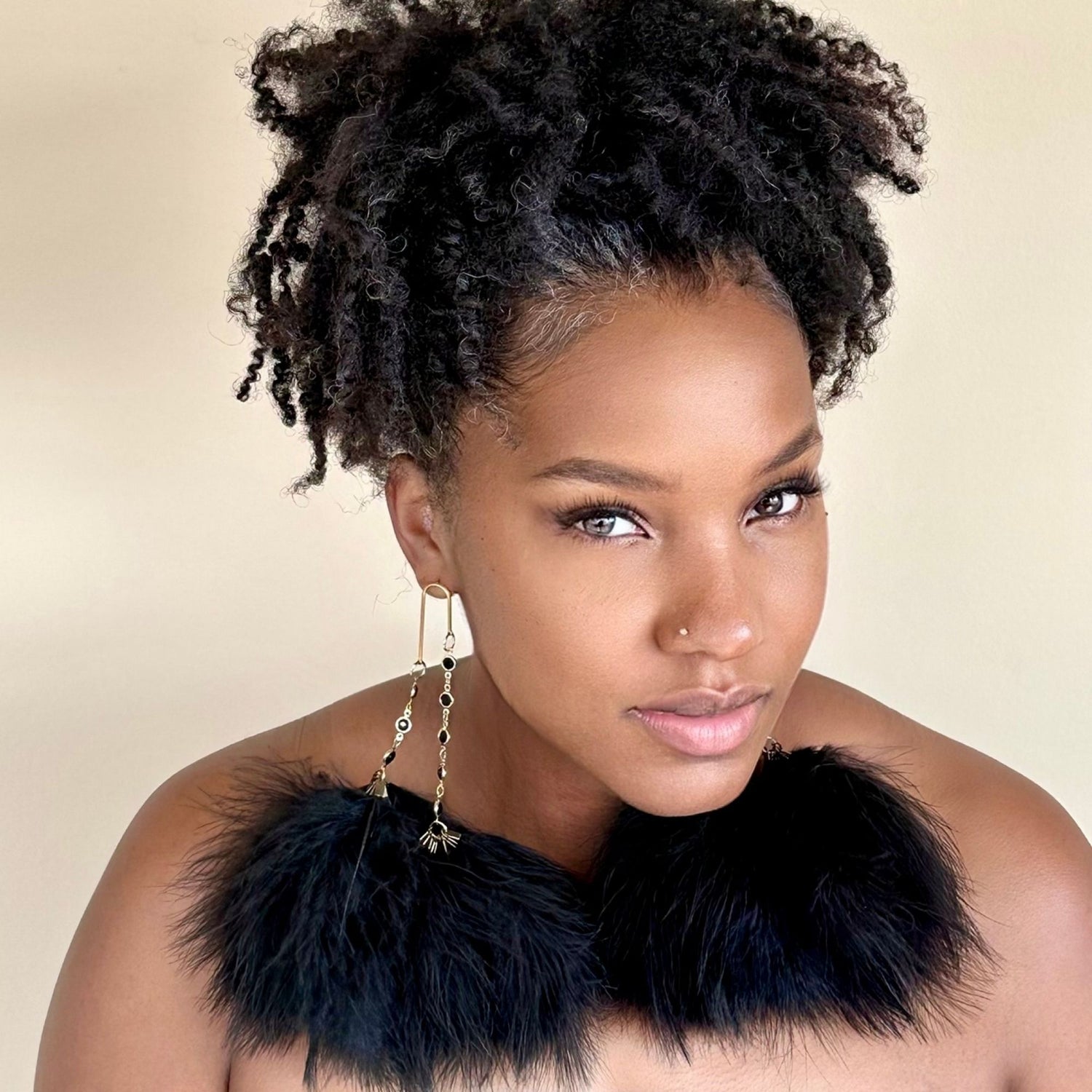 ELEGANCE BLACK - Black Feather Earrings