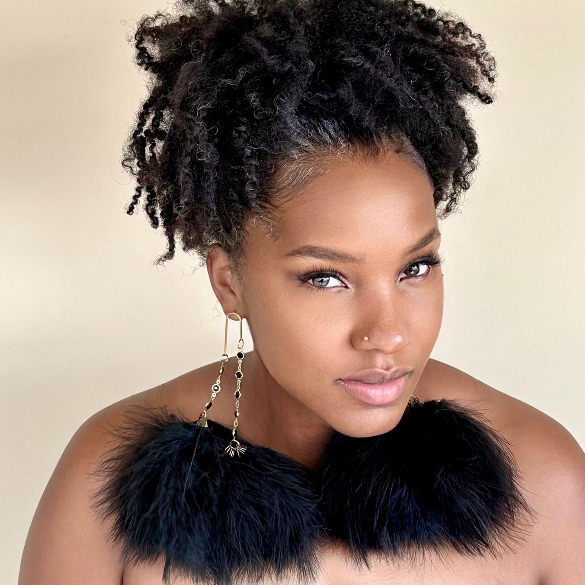 ELEGANCE BLACK - Black Feather Earrings