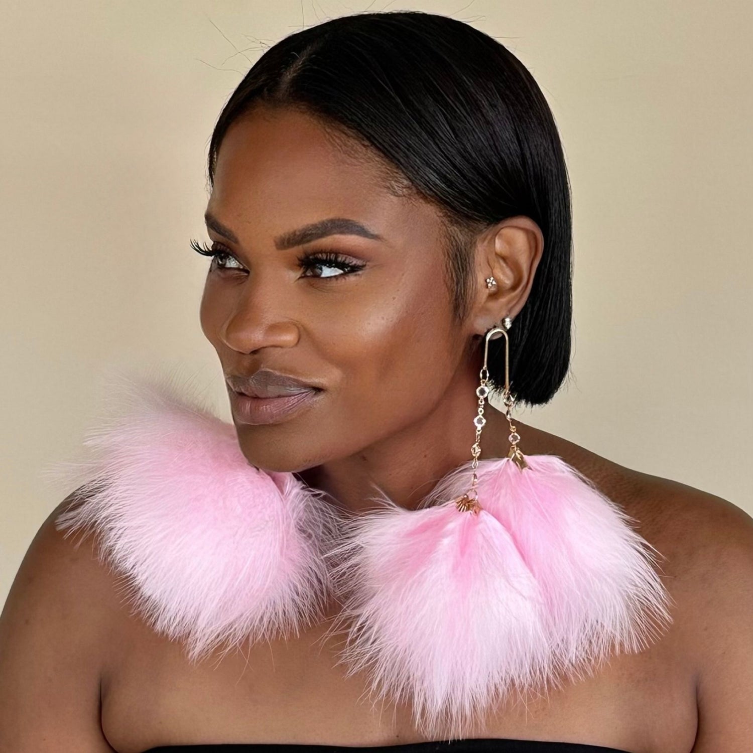 ELEGANCE SALMON - Salmon Pink Feather Earrings